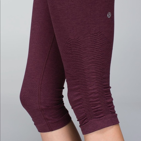 lululemon athletica Pants - Lululemon The Flow Crop